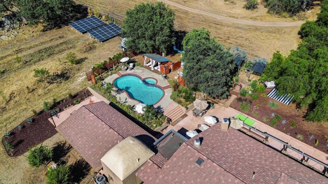 18940 Littlefield Lane, Valley Center CA: https://media.crmls.org/mediaz/702c6084-8550-4c26-96ab-c66a4e6663ad.jpg