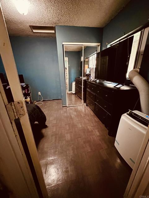 Detail Gallery Image 16 of 29 For 3333 Delta Ave, Long Beach,  CA 90810 - 4 Beds | 3 Baths