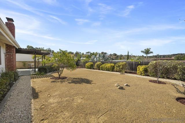 16736 Diego, San Diego CA: https://media.crmls.org/mediaz/702d9063-171b-492c-8ba0-761505d95ff1.jpg