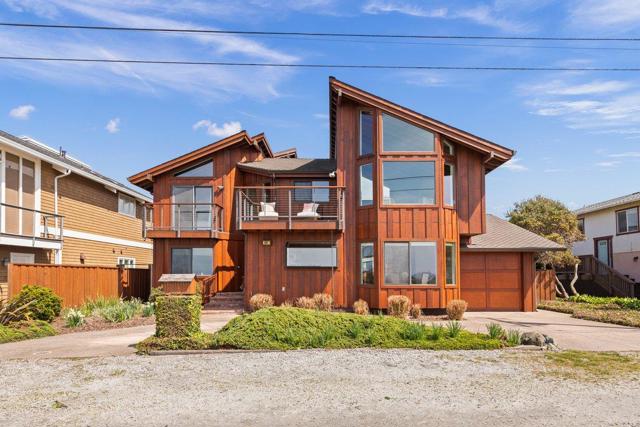 861 Railroad Avenue, Half Moon Bay CA: https://media.crmls.org/mediaz/702db867-0360-49e1-876f-1334e3980546.jpg