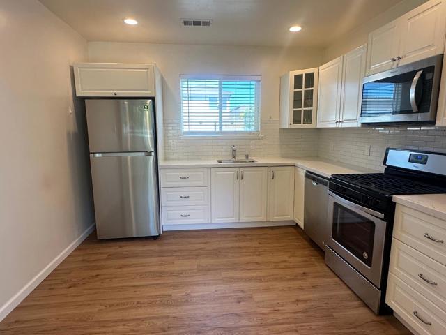 935 S Eldorado Street, San Mateo CA: https://media.crmls.org/mediaz/702dca3c-28e3-405a-a8f1-90685c8bf93f.jpg