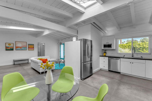 1075 E Sunny Dunes Road, Palm Springs, CA 92264