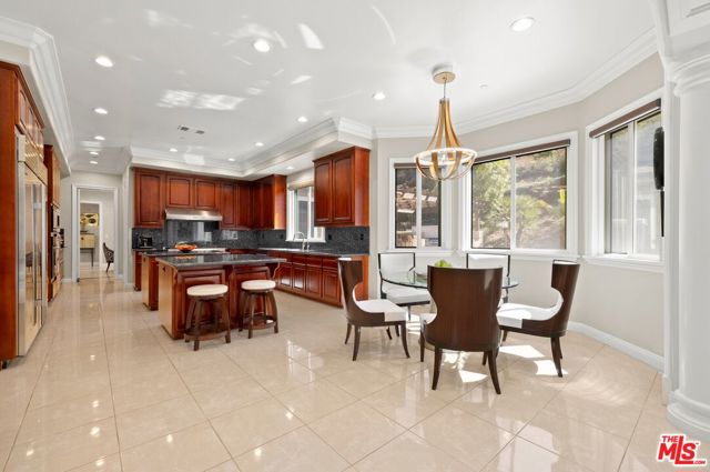 2855 Oak Knoll Drive, Diamond Bar CA: https://media.crmls.org/mediaz/702e7e84-8d16-40f5-953f-54293cc6b06c.jpg