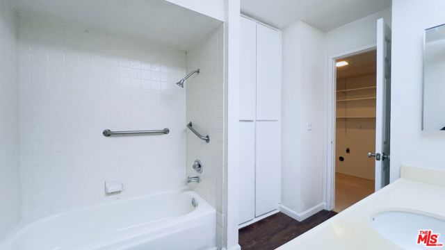 4499 Via Marisol, Los Angeles CA: https://media.crmls.org/mediaz/702e9cd9-2d14-4b5d-9f79-39391375225d.jpg