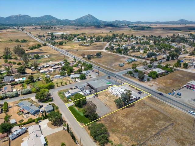 2548 Main Street, Ramona CA: https://media.crmls.org/mediaz/702eab11-5d99-403a-abaf-80c0a9c869eb.jpg