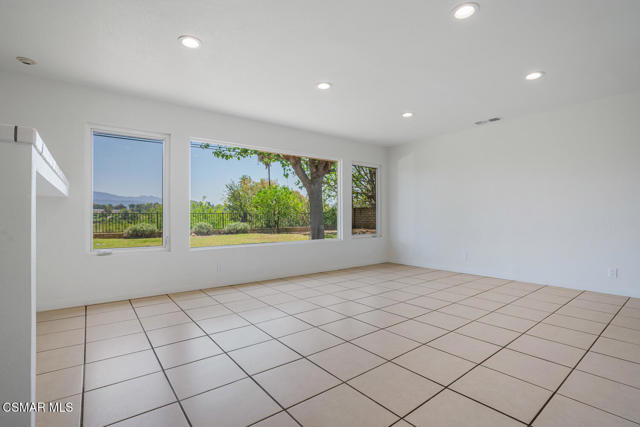 86 Teasdale Street, Thousand Oaks CA: https://media.crmls.org/mediaz/702eef92-951c-45f5-8646-304d30b75c5f.jpg