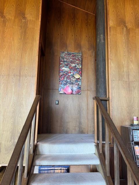 45 Ranch Road, Woodside CA: https://media.crmls.org/mediaz/702f1782-1fb9-41a4-9e51-bb43eceac567.jpg