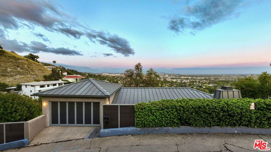 7944 Fareholm Drive