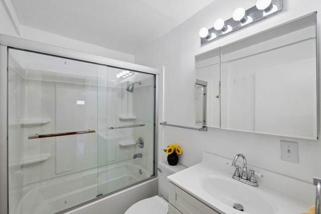 998 Hensley Avenue, San Bruno CA: https://media.crmls.org/mediaz/70309ea7-f0b6-4c9b-b53b-0d21bb646cb9.jpg