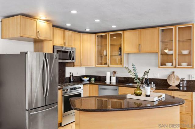 8308 Regents Rd, San Diego, California 92122, 2 Bedrooms Bedrooms, ,2 BathroomsBathrooms,Condominium,For Sale,Regents Rd,240023095SD