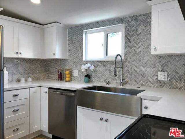 2211 GRIFFITH PARK, Los Angeles CA: https://media.crmls.org/mediaz/7031d9ac-4046-45e1-9866-8dcec28e5d25.jpg