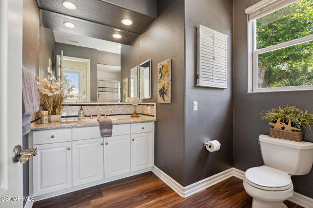 684 Noble Road, Simi Valley CA: https://media.crmls.org/mediaz/7031e000-5b5e-4133-8bae-c12487277080.jpg