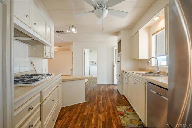 Detail Gallery Image 11 of 33 For 1175 La Moree Rd Spc 24,  San Marcos,  CA 92078 - 2 Beds | 2 Baths