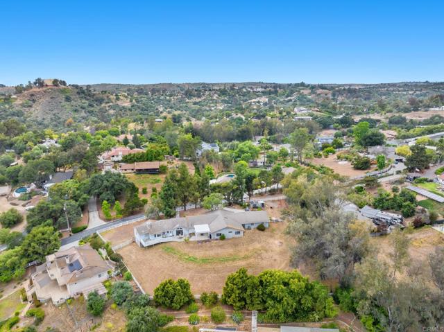 3048 Jason Road, Fallbrook CA: https://media.crmls.org/mediaz/70344a2e-f9cc-4676-97fa-8cd6071153f3.jpg