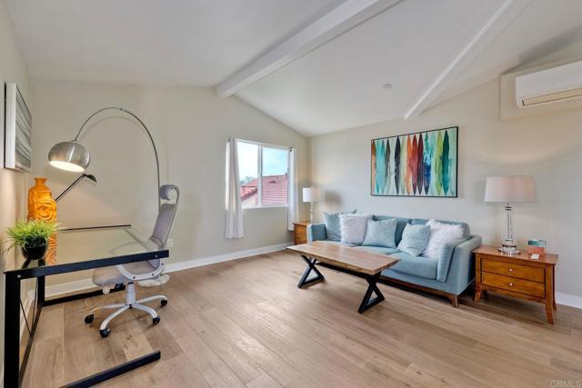 295 Chinquapin Ave, Carlsbad CA: https://media.crmls.org/mediaz/7034c28f-1d35-4cfc-8868-7b5cf3a96e84.jpg
