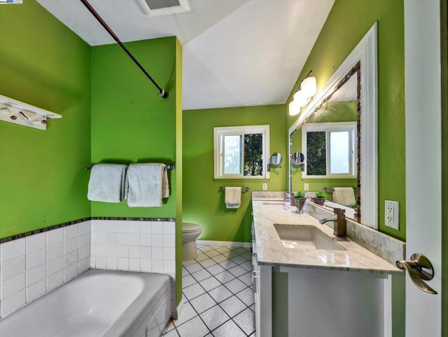 Image 15 of 60 For 2755 Sheffield Pl