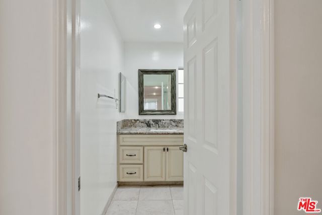 10709 ASHTON Avenue, Los Angeles CA: https://media.crmls.org/mediaz/7036b4e6-c5c6-4e78-8aff-af890be6224b.jpg