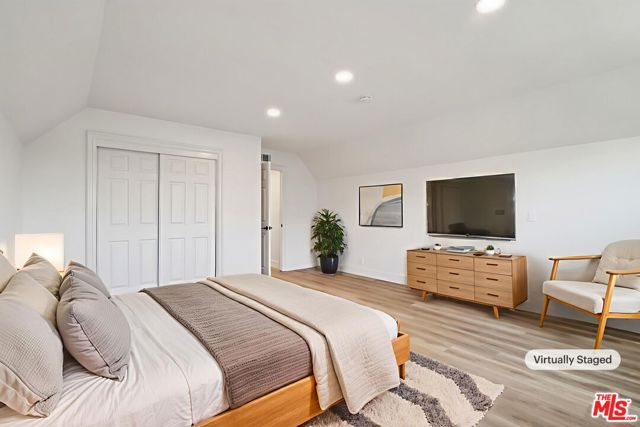 23681 Cavanaugh Road, Lake Forest CA: https://media.crmls.org/mediaz/7036f9e0-30a5-4ab8-b199-aa043c136ff5.jpg