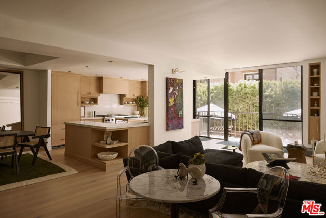 211 S Spalding Drive, Beverly Hills CA: https://media.crmls.org/mediaz/70372248-2bda-4657-a41a-f6e39e3e129f.jpg