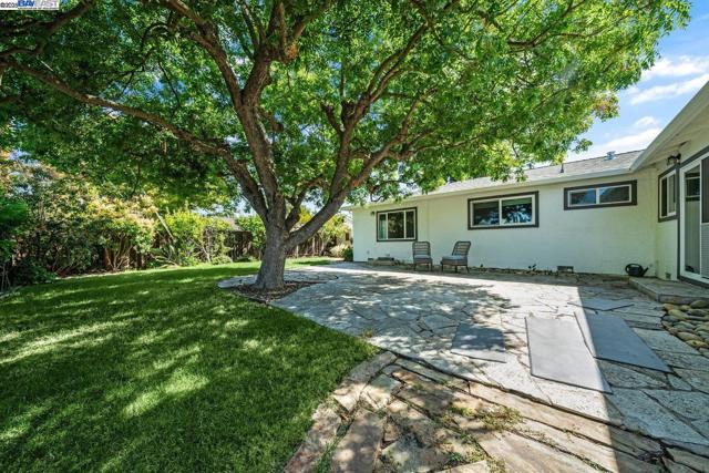 1876 Lynwood Dr, Concord CA: https://media.crmls.org/mediaz/70372d17-f575-43b2-9165-b82d9c6a18e9.jpg
