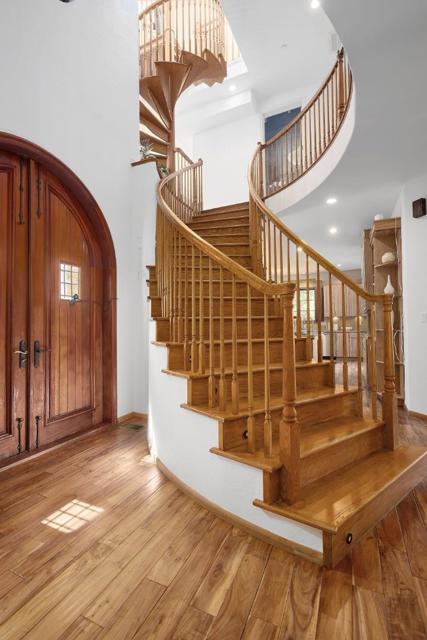 17035 Bohlman Road, Saratoga CA: https://media.crmls.org/mediaz/70374863-24de-49b8-9ebd-d6b08d6b8d4b.jpg