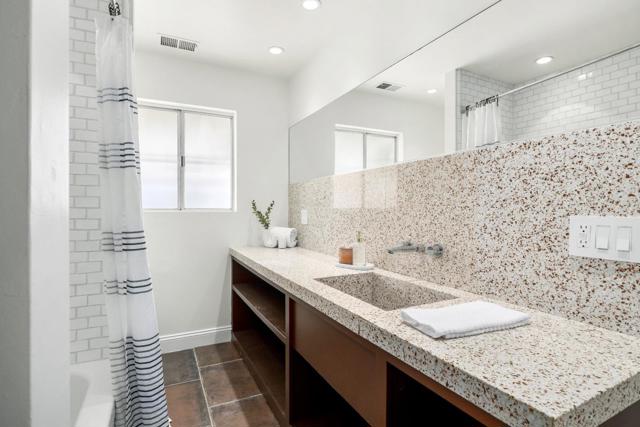 518 King Street, Santa Cruz CA: https://media.crmls.org/mediaz/7037ae92-b29d-4760-bd14-5a2e529b26bc.jpg