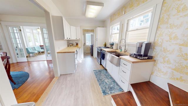 1405 10th Street, Coronado, California 92118, 4 Bedrooms Bedrooms, ,3 BathroomsBathrooms,Single Family Residence,For Sale,10th Street,250018972SD