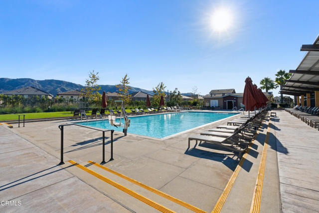 509 snowdrop Lane, Santa Paula CA: https://media.crmls.org/mediaz/703a026f-d1fd-48d8-9522-db756989abad.jpg