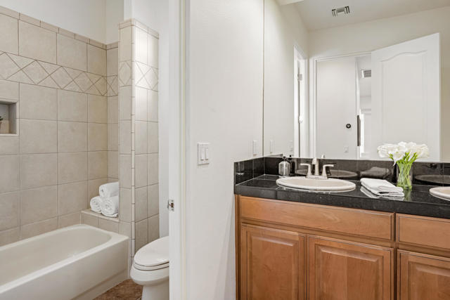 40747 Palm Court, Palm Desert CA: https://media.crmls.org/mediaz/703a402c-c579-4caf-a67e-a7935b30c985.jpg