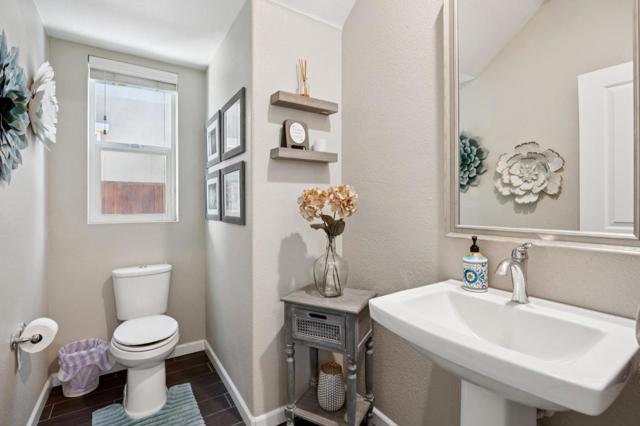 2521 Apricot Way, Gilroy CA: https://media.crmls.org/mediaz/703b7c39-b779-45e4-b85d-695acb72f1f9.jpg