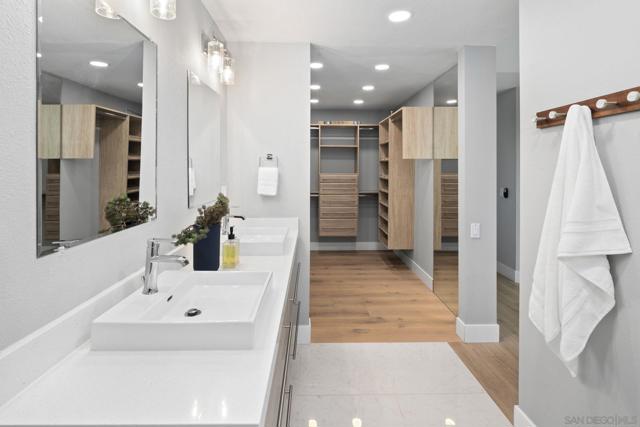 3356 Corte Tiburon, Carlsbad CA: https://media.crmls.org/mediaz/703c9418-d134-4ec9-a6f4-16323c5be31c.jpg