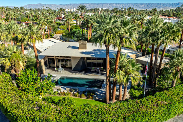 740 N Prescott Drive, Palm Springs CA: https://media.crmls.org/mediaz/703c9a86-9097-4b99-b30e-2ab5da7c0f72.jpg