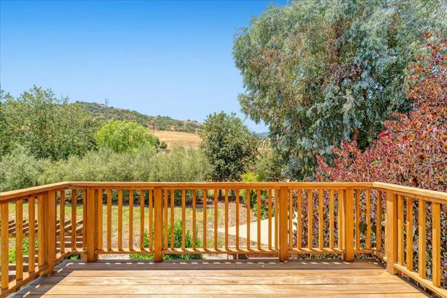 21400 Tierra Grande Court, San Jose CA: https://media.crmls.org/mediaz/703d1cb4-bddc-4699-b9c9-c3310ca9b755.jpg