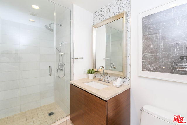 900 W OLYMPIC Boulevard, Los Angeles CA: https://media.crmls.org/mediaz/703d3d98-13db-404f-b307-fa8d99222879.jpg