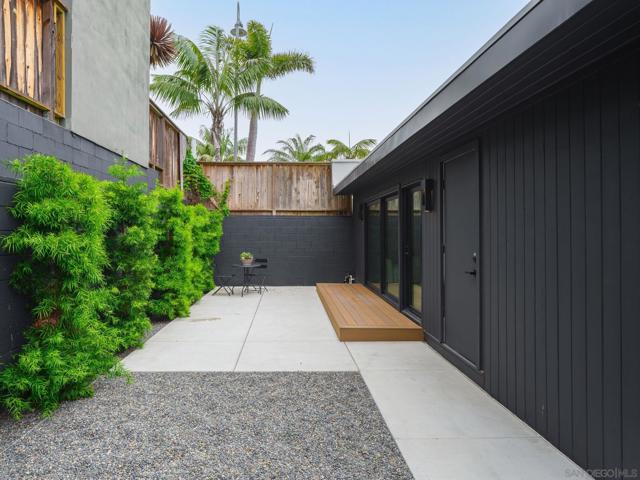 148 150 North Acacia, Solana Beach CA: https://media.crmls.org/mediaz/703d8fbd-abb3-4235-ad55-5521aa91d98b.jpg