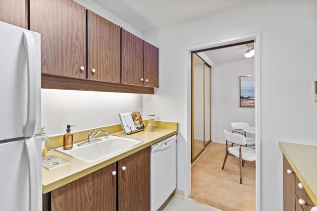 400 Davey Glen Road, Belmont CA: https://media.crmls.org/mediaz/703dd8d2-1569-4815-be62-2f559cd2c196.jpg