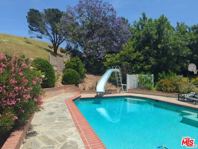 19021 Kilfinan Street, Porter Ranch CA: https://media.crmls.org/mediaz/703de4f2-3993-4657-961e-00c5394afb98.jpg