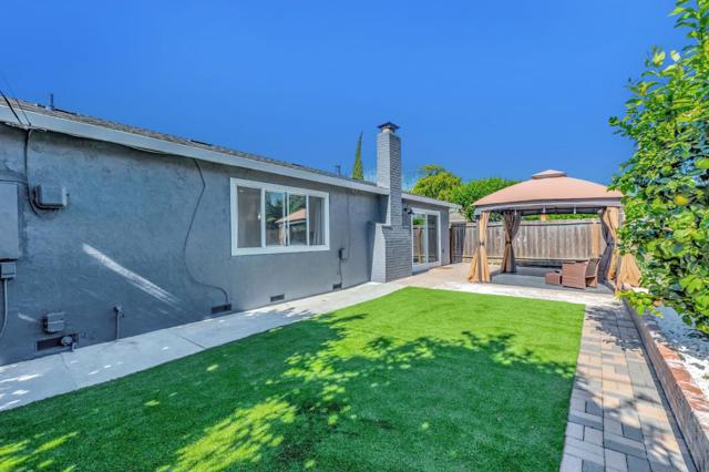 342 Swaps Drive, San Jose CA: https://media.crmls.org/mediaz/703f084f-a29d-4bb1-b38a-016cfdb1aeab.jpg