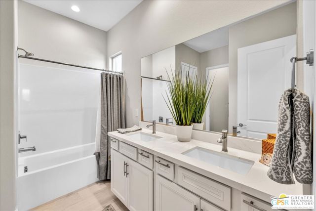61 Zinfandel, Rancho Mirage CA: https://media.crmls.org/mediaz/703fcd5a-df65-4d37-a01d-74ee1ce164e5.jpg
