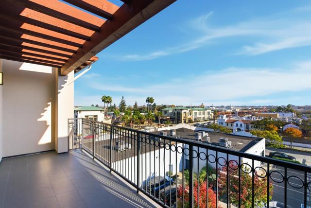 560 El Camino Real, San Carlos CA: https://media.crmls.org/mediaz/70403b99-f32e-4886-a1a2-ca39bebda28f.jpg