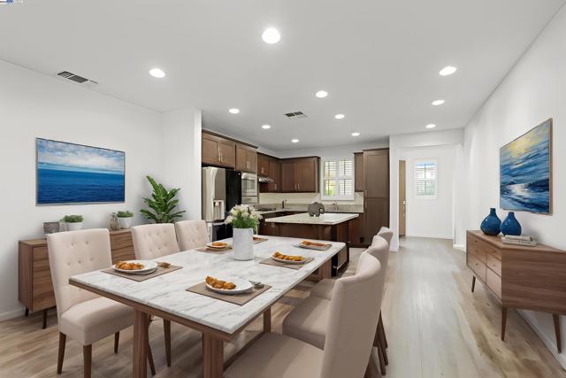 1025 S Fowler Ln, Mountain House CA: https://media.crmls.org/mediaz/70407957-3938-4e96-b8d9-f5ea71d26968.jpg