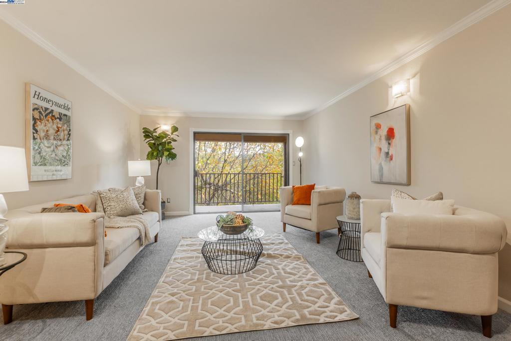 641 Via Casitas