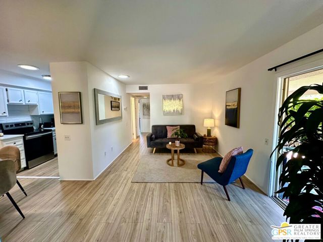 1533 N Sunflower Court, Palm Springs CA: https://media.crmls.org/mediaz/70422dde-672b-4418-b49d-c0faa6a9cdb6.jpg