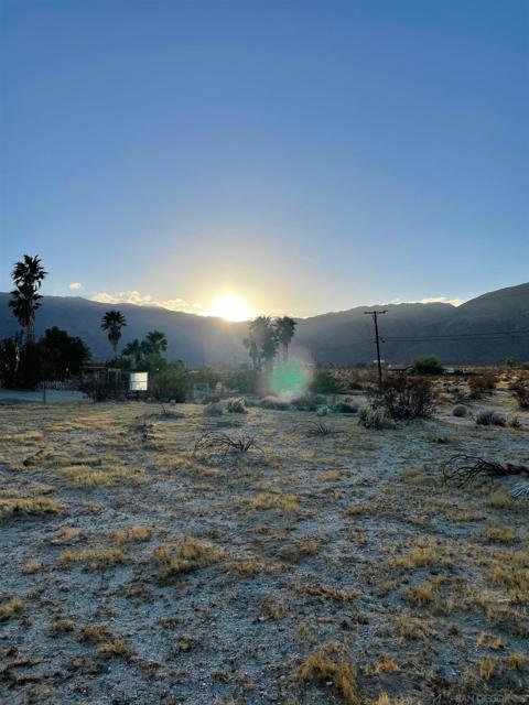 78 Broken Arrow, Borrego Springs CA: https://media.crmls.org/mediaz/70423349-b0a6-4aae-b7d9-14f3eacba905.jpg