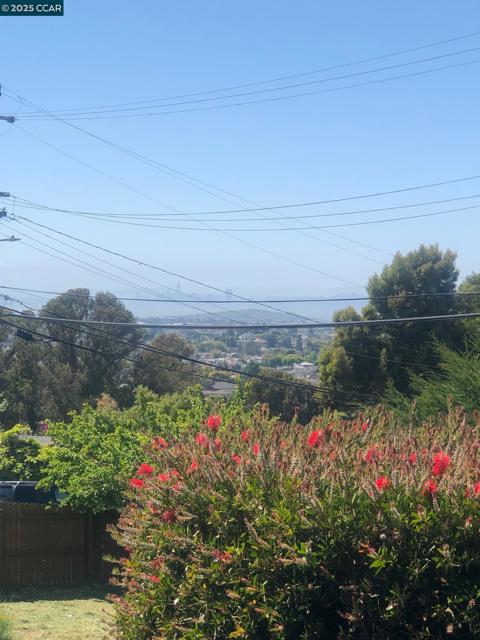 1502 Hillcrest Road, San Pablo CA: https://media.crmls.org/mediaz/7042c1eb-b9c6-45dd-82c0-108277577aef.jpg