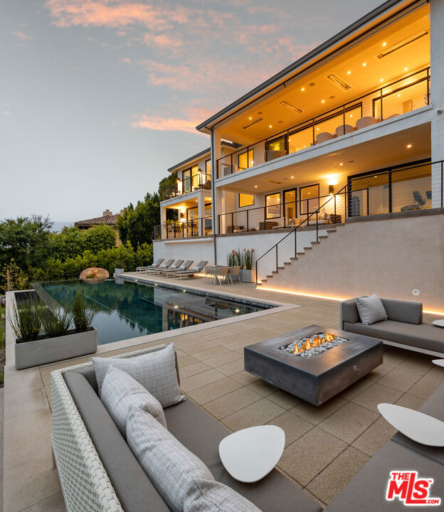 945 Arbolado Road, Santa Barbara CA: https://media.crmls.org/mediaz/7042df72-dbef-4621-8e67-81d8ad75ae7a.jpg