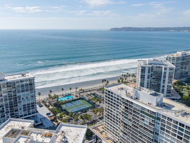 1810 Avenida Del Mundo, Coronado CA: https://media.crmls.org/mediaz/7042e81c-decd-487d-be47-c84c1384b5fe.jpg