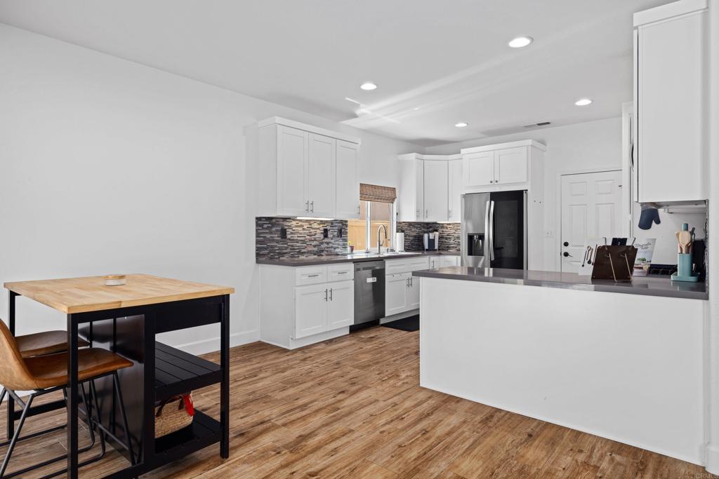 765 Avenida Abeja - photo 19