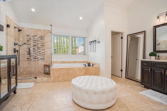 91 RED CYPRESS CT, Danville CA: https://media.crmls.org/mediaz/7043b96e-0c30-4642-bb29-74a3e6215ba1.jpg