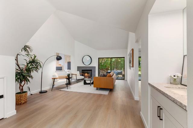 3160 Calle Viento, Carlsbad CA: https://media.crmls.org/mediaz/7043dd63-139f-44c4-91cd-0d4e1b2ca8c7.jpg